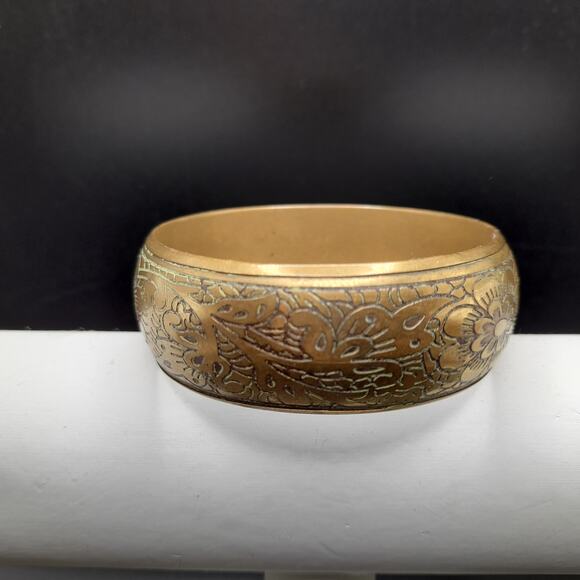 Vintage Brass Floral Wide Bangle Bracelet, 8", Etched Flowers - Picture 10 of 12